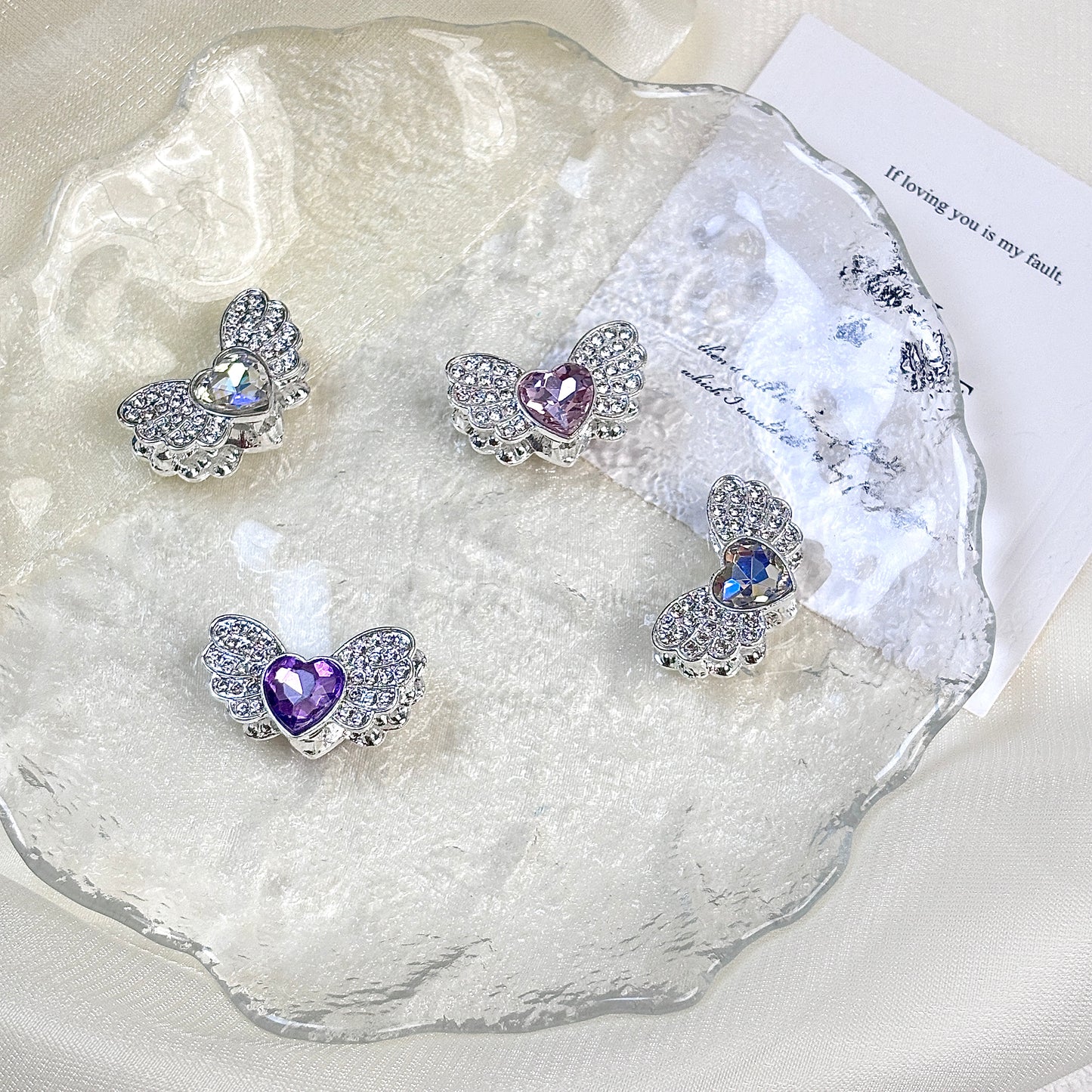 ハート型の精巧な小物