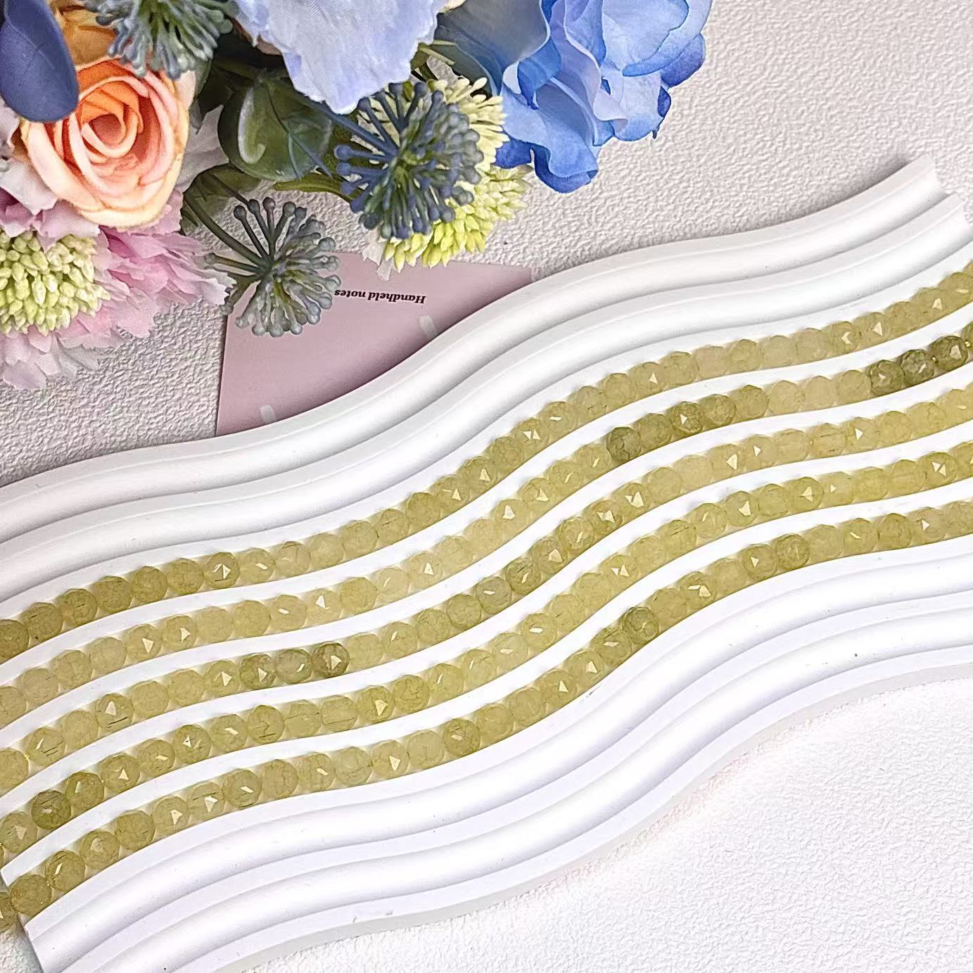 氷を砕くのビーズ