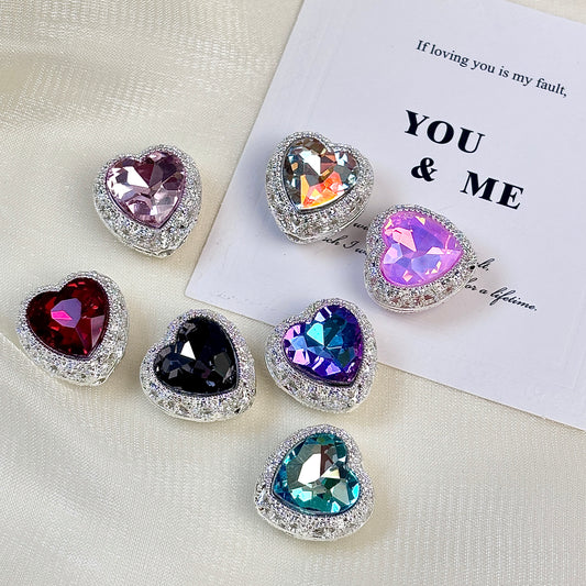 ハート型の精巧な小物