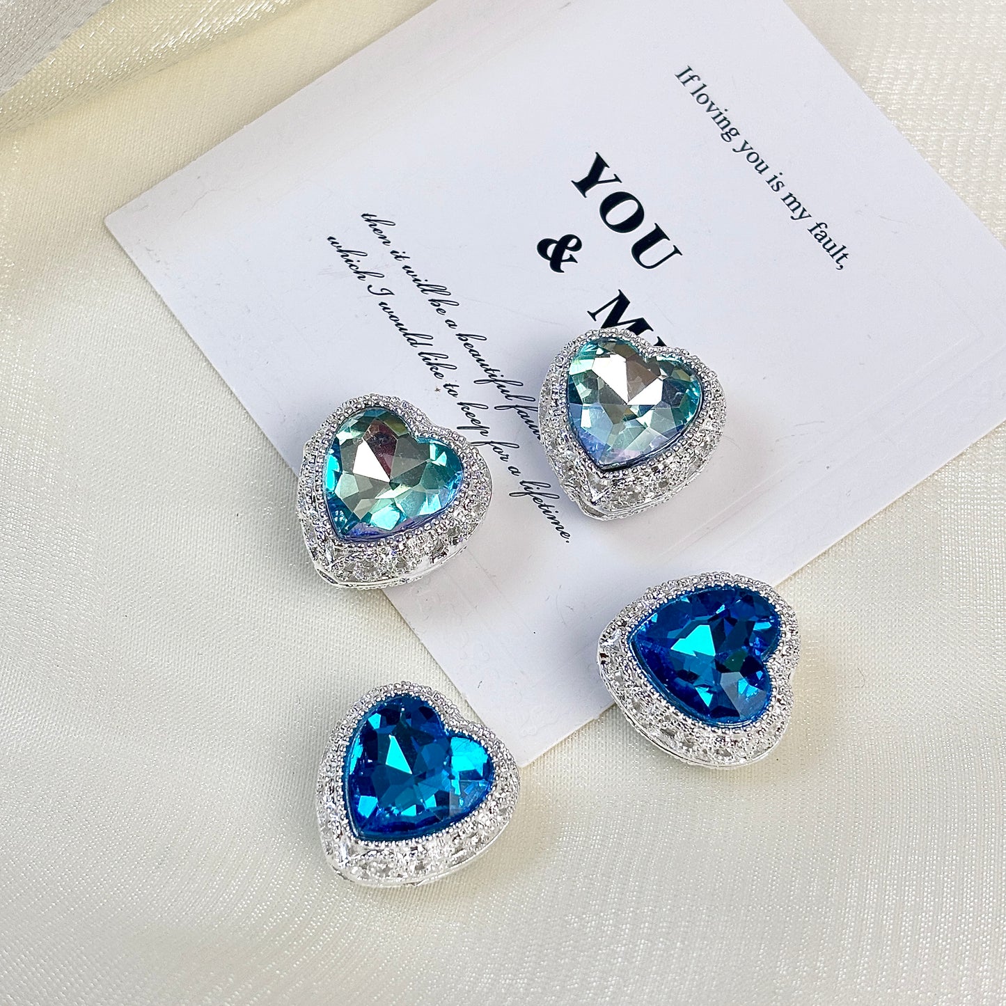 ハート型の精巧な小物