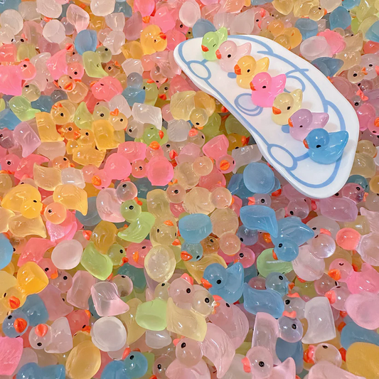 蓄光アヒルのミニチャーム